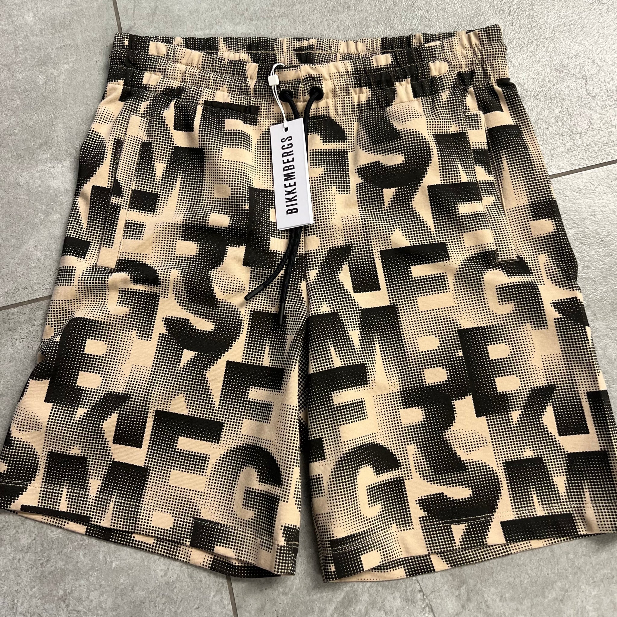 BERMUDA BIKKEMBERGS