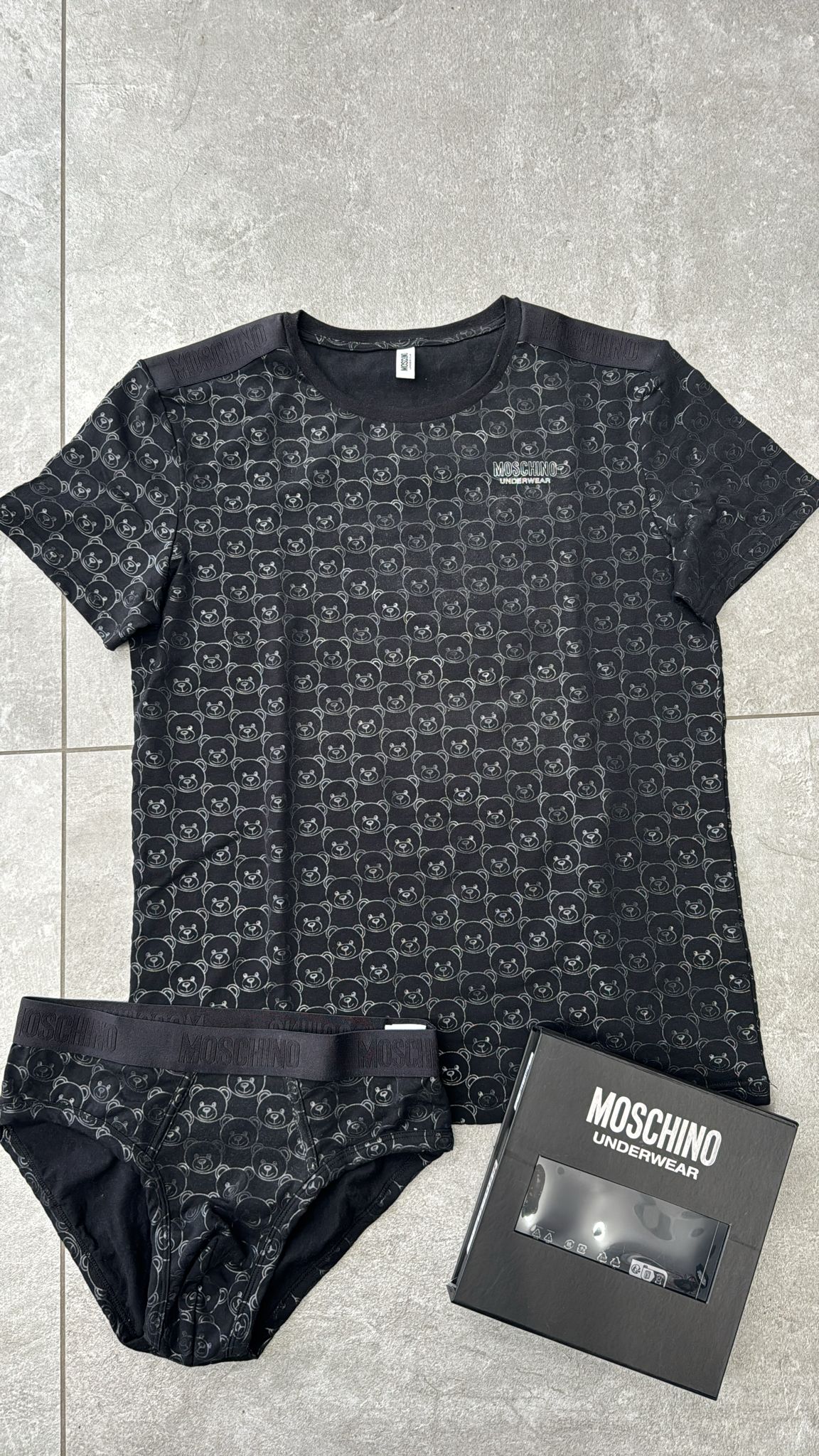COMPLETO MOSCHINO TEDDY BEAR