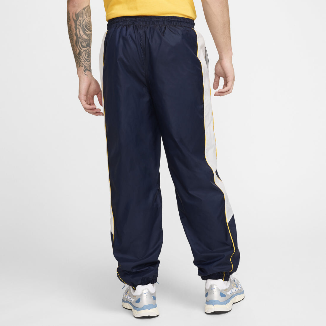 PANTALONI NIKE CLUB IN TESSUTO
