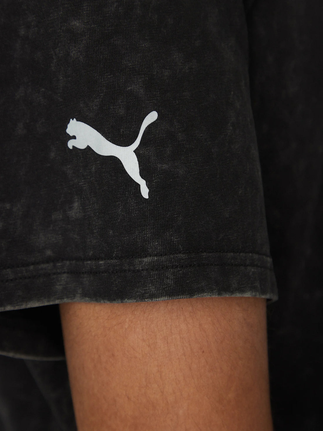 T-SHIRT PUMA DYLAN EXHIBIT